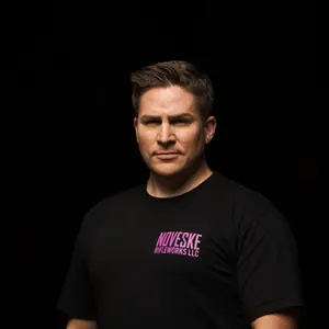 Profile of ToastFPS wearing a black Noveske Rifleworks LLC T-Shirt